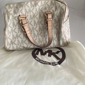 Michael kors satchel handbag